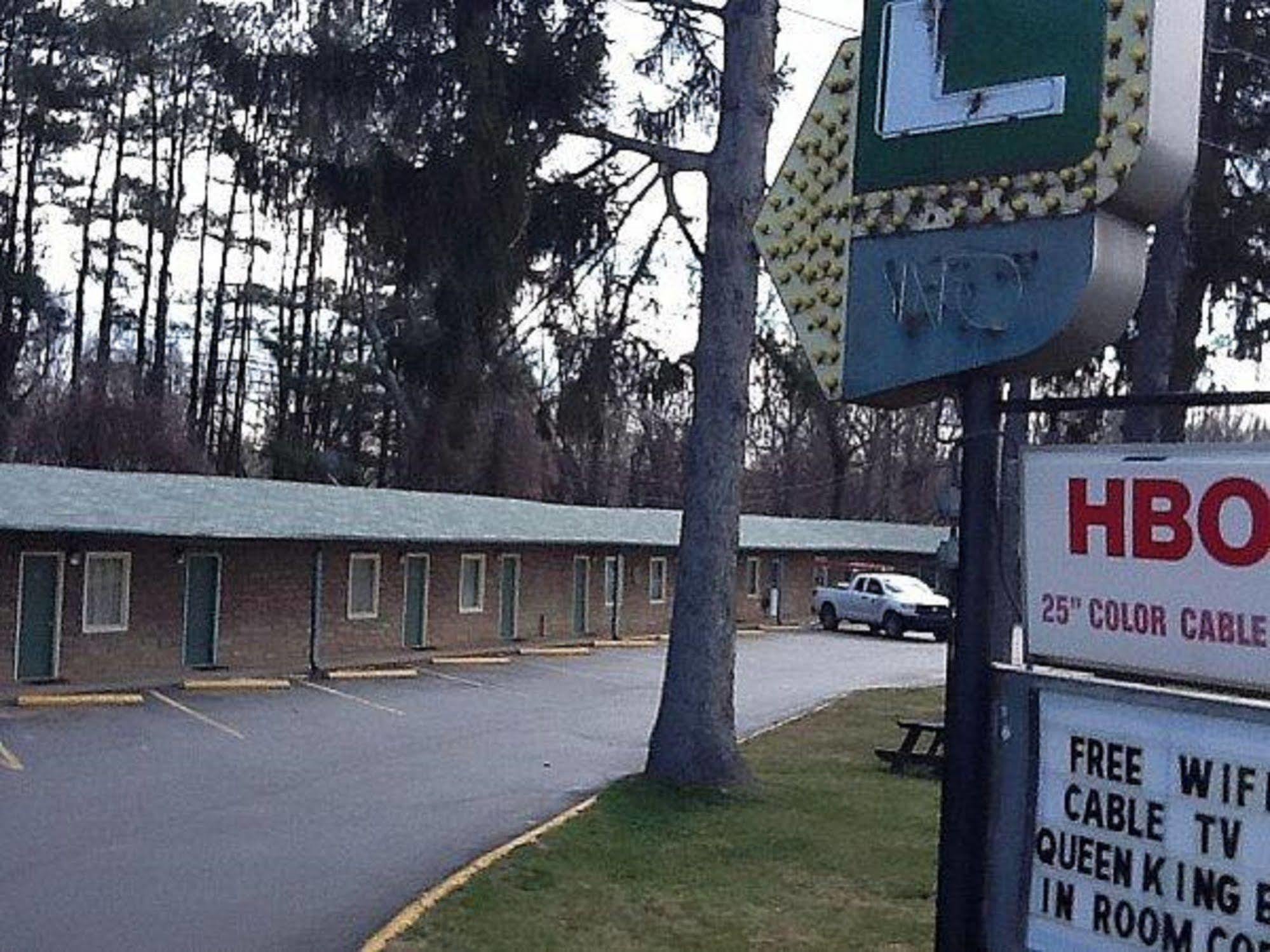 Whispering Pines Motel - Asheville Exterior photo