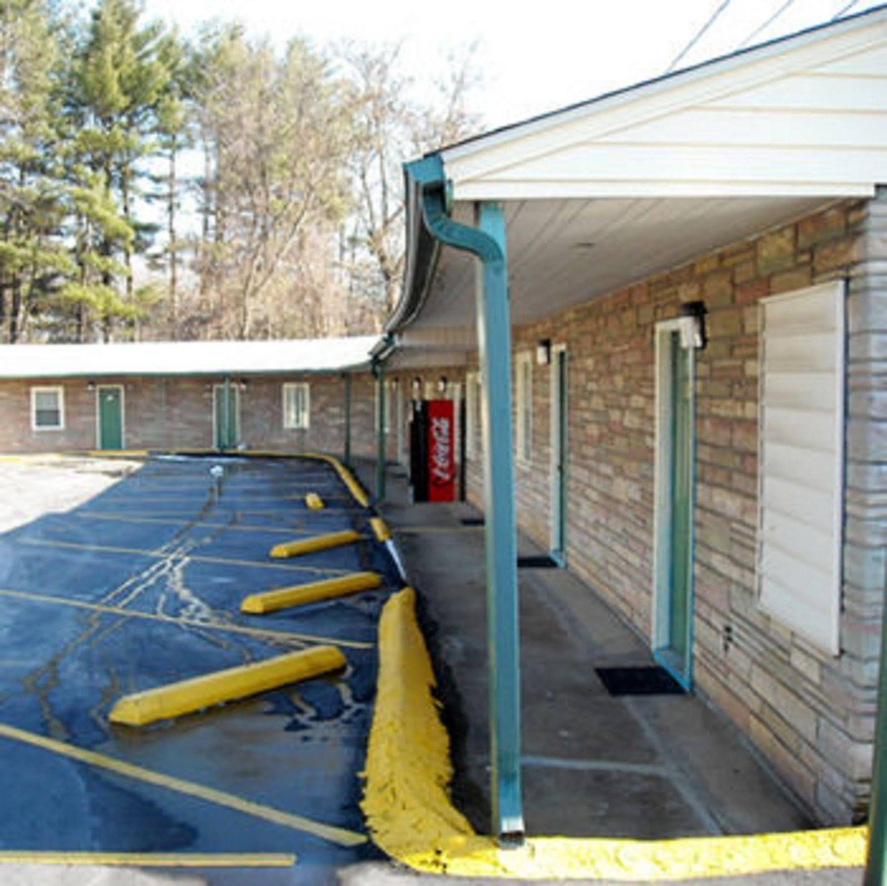 Whispering Pines Motel - Asheville Exterior photo