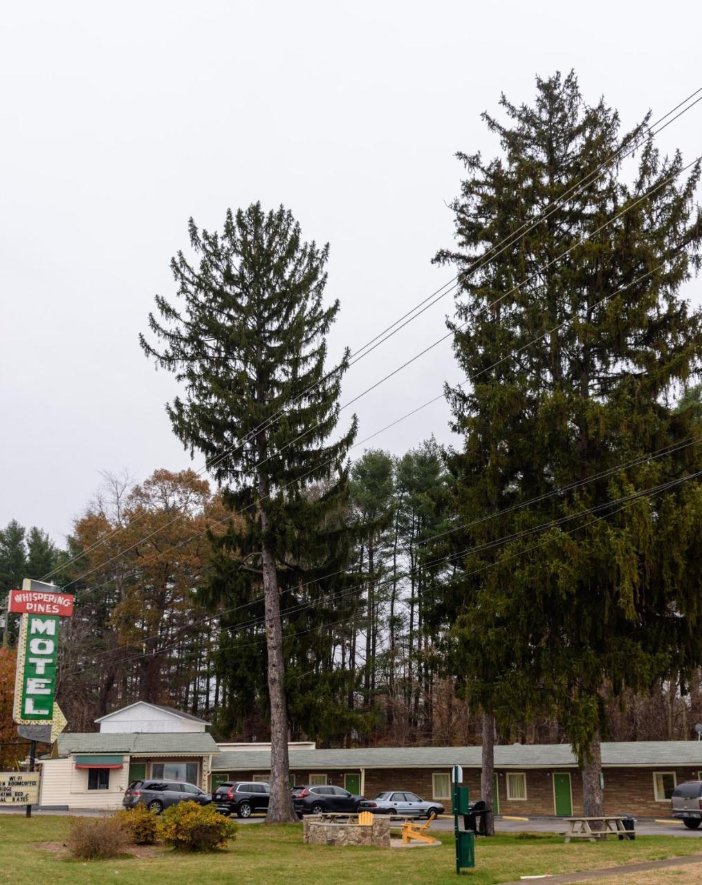 Whispering Pines Motel - Asheville Exterior photo