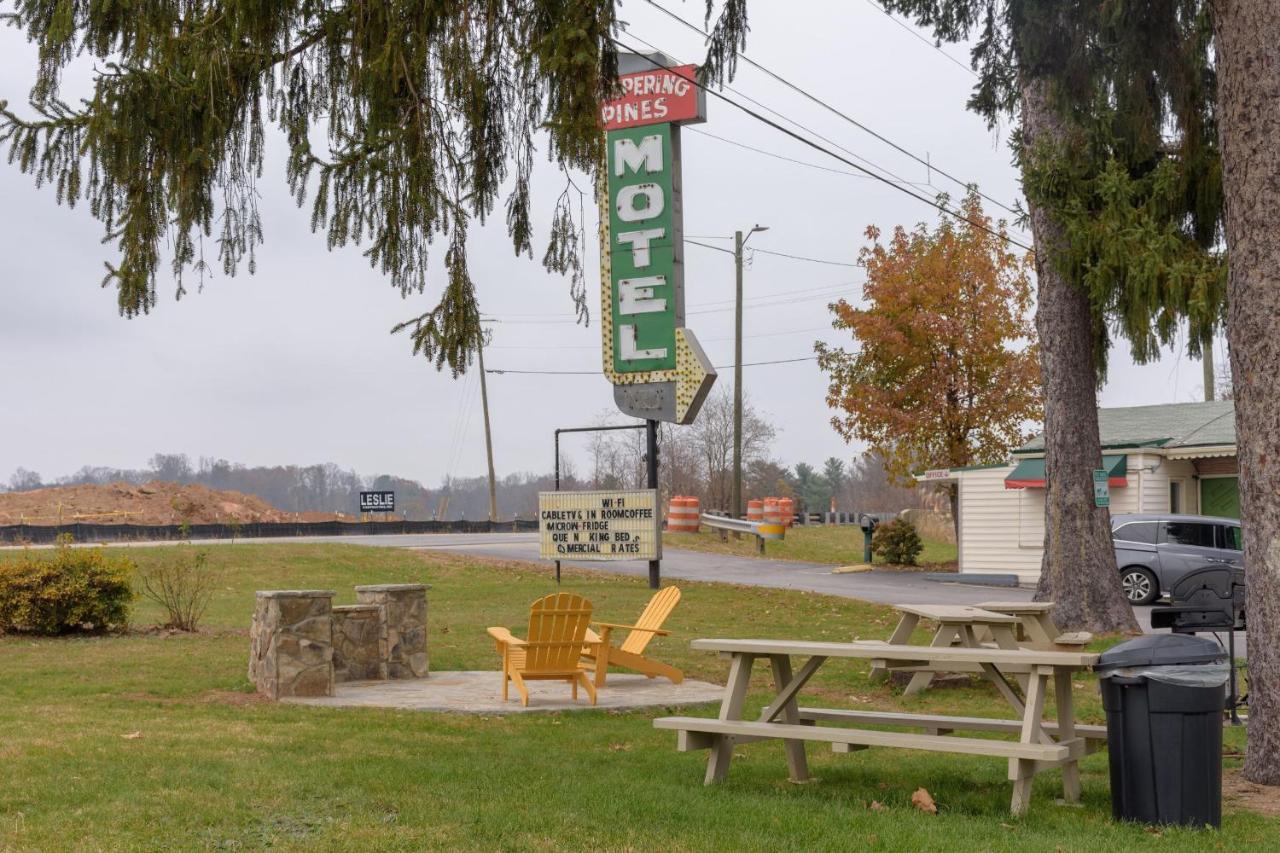 Whispering Pines Motel - Asheville Exterior photo